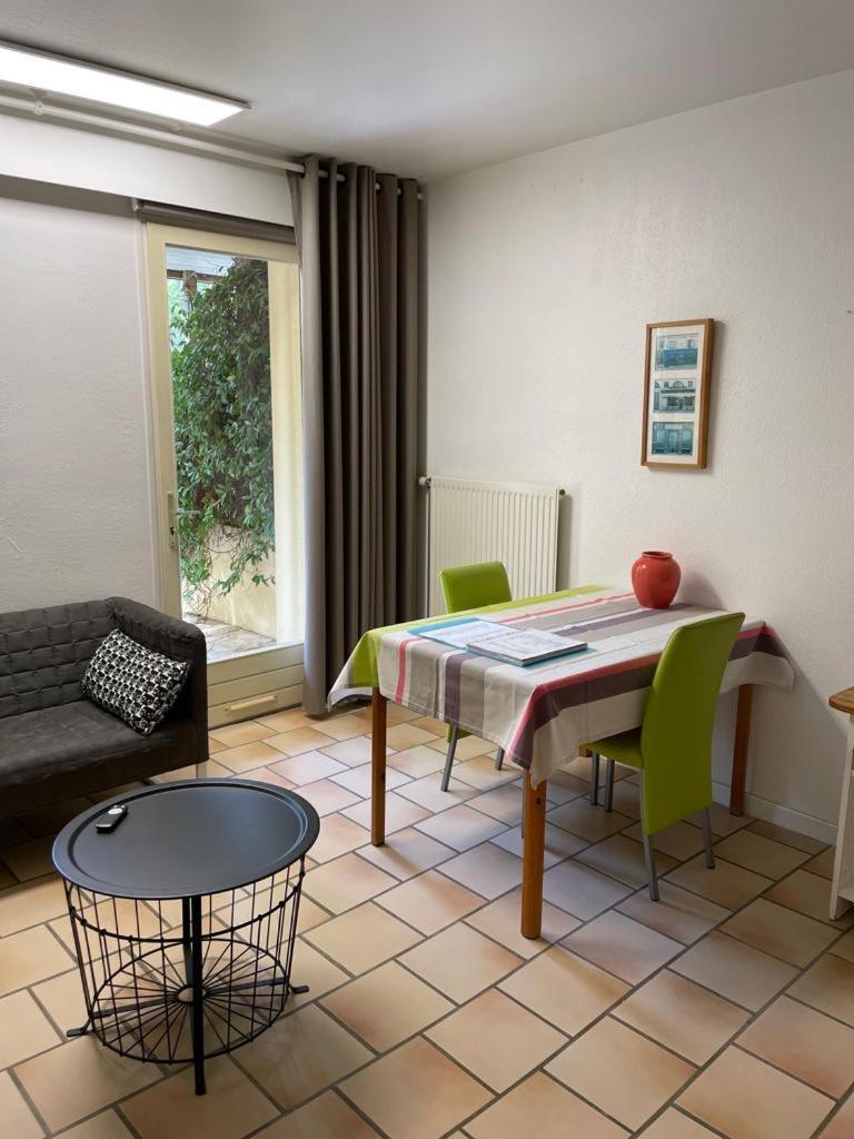 Mas Des Amarens Lägenhet Malaucène Exteriör bild
